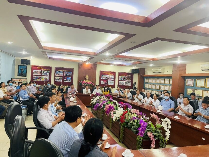 Tham quan và dự giờ tiết học tương tác tạo trường THCS-THPT Lương Thế Vinh Tham quan và dự giờ tiết học tương tác tạo trường THCS-THPT Lương Thế Vinh