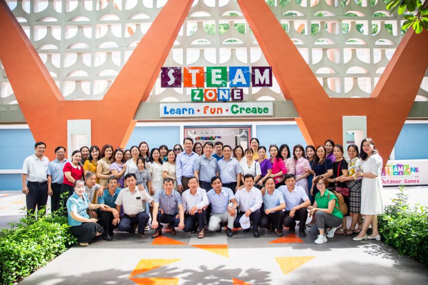 TRUNG TÂM STEAMZONE ĐÓN TIẾP ĐOÀN PHÒNG GD&ĐT THÀNH PHỐ TAM KỲ, TỈNH QUẢNG NAM TRUNG TÂM STEAMZONE ĐÓN TIẾP ĐOÀN PHÒNG GD&ĐT THÀNH PHỐ TAM KỲ, TỈNH QUẢNG NAM