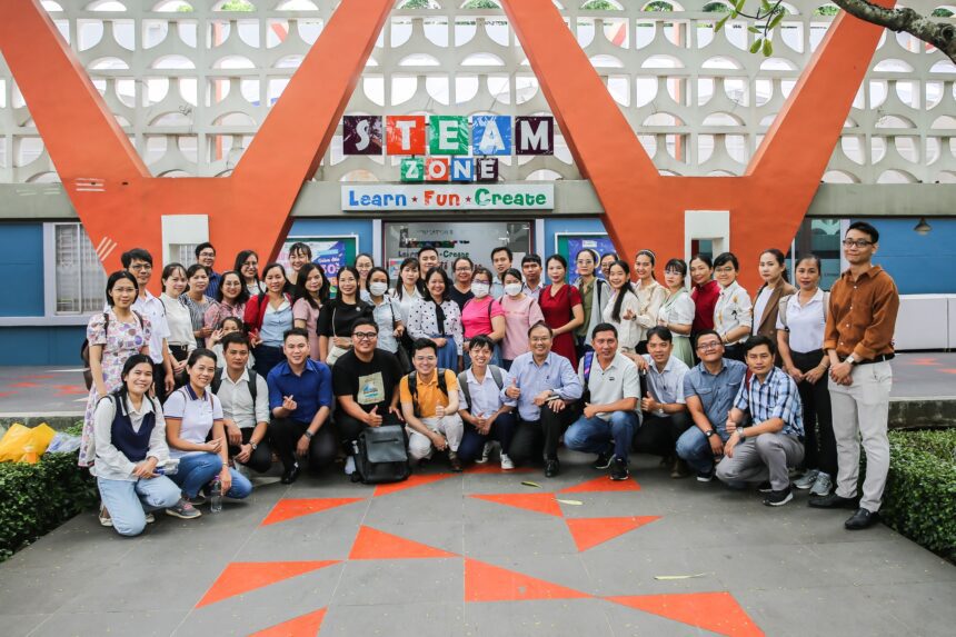 TIẾN SĨ NGUYỄN THÀNH HẢI GIẢNG DẠY VÀ BỒI DƯỠNG CHUYÊN MÔN VỀ STEM CHO ĐOÀN GIÁO VIÊN ĐẾN TỪ CÁC TRƯỜNG TRÊN ĐỊA BÀN TỈNH BÌNH DƯƠNG TIẾN SĨ NGUYỄN THÀNH HẢI GIẢNG DẠY VÀ BỒI DƯỠNG CHUYÊN MÔN VỀ STEM CHO ĐOÀN GIÁO VIÊN ĐẾN TỪ CÁC TRƯỜNG TRÊN ĐỊA BÀN TỈNH BÌNH DƯƠNG