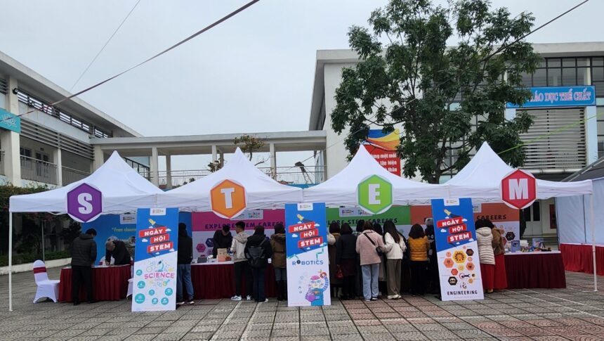 STEAMZone đồng hành cùng Ngày hội Công nghệ Thông tin – STEM ngành Giáo dục và Đào tạo huyện Gia Lâm STEAMZone đồng hành cùng Ngày hội Công nghệ Thông tin – STEM ngành Giáo dục và Đào tạo huyện Gia Lâm