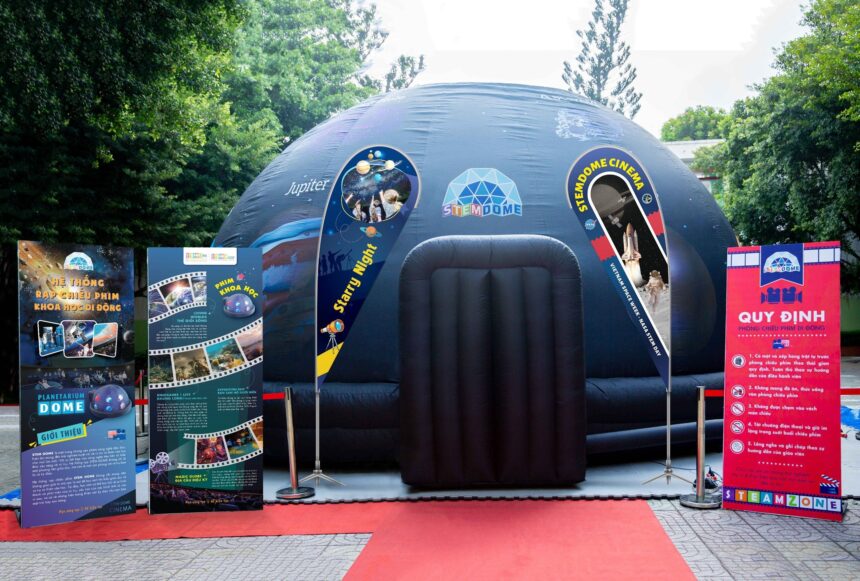 KHÁM PHÁ RẠP CHIẾU PHIM DI ĐỘNG MÁI VÒM ĐỘC ĐÁO STEM DOME