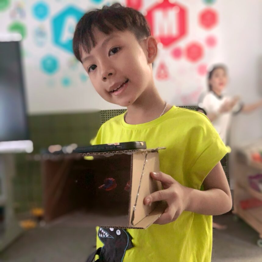 Hoạt động STEM: Làm lăng kính hologram Hoạt động STEM: Làm lăng kính hologram