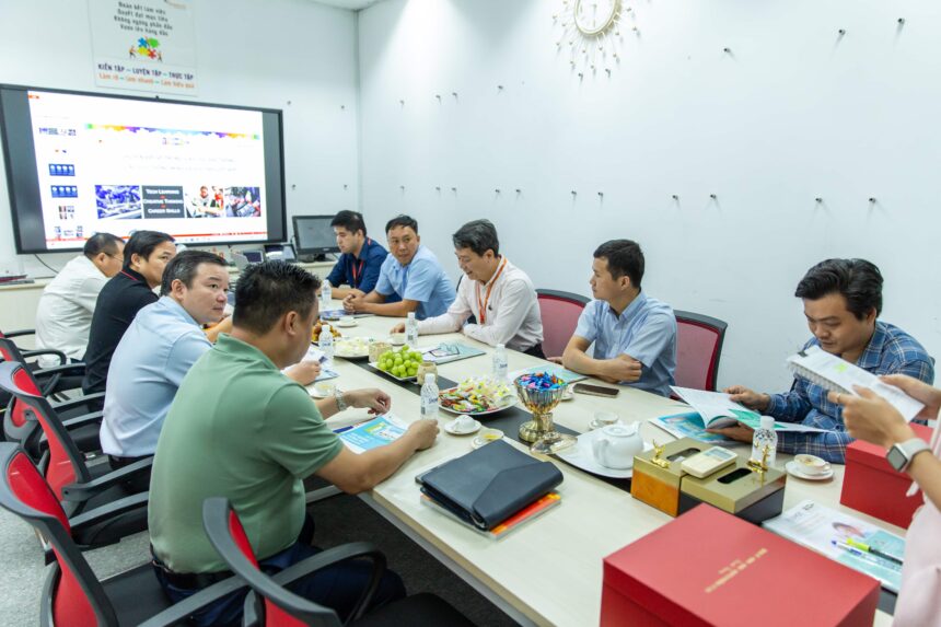 ĐÓN TIẾP ĐOÀN CÔNG TÁC ĐẢNG ỦY, PHƯỜNG TỪ SƠN – BẮC NINH THAM QUAN TẠI TRUNG TÂM GIÁO DỤC STEAMZONE ĐÓN TIẾP ĐOÀN CÔNG TÁC ĐẢNG ỦY, PHƯỜNG TỪ SƠN – BẮC NINH THAM QUAN TẠI TRUNG TÂM GIÁO DỤC STEAMZONE