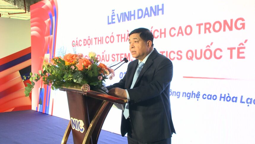 Chuẩn bị nguồn nhân lực chất lượng cao trong lĩnh vực STEM là yêu cầu chiến lược